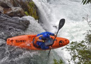 Tres deportes acuáticos que puedes hacer en paisajes alucinantes de Chile