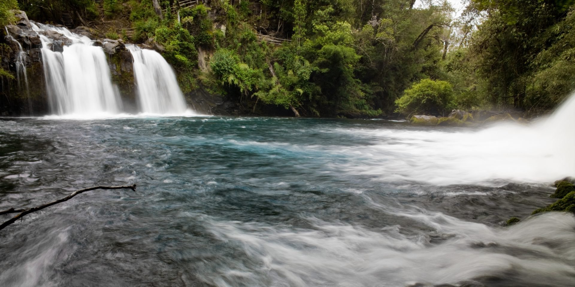 Entdecken Sie das Türkisblau der Ojos del Caburga