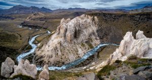 Monjes Blancos y una cascada Invertida: Chile a pocos kilómetros del Paso Pehuenche