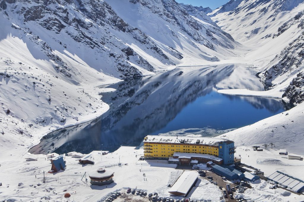 Temporada de nieve 2025 en Chile: Cuándo comienza y qué centros de ski visitar