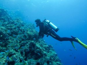 Dónde realizar deportes náuticos en Chile: buceo, kayak y más