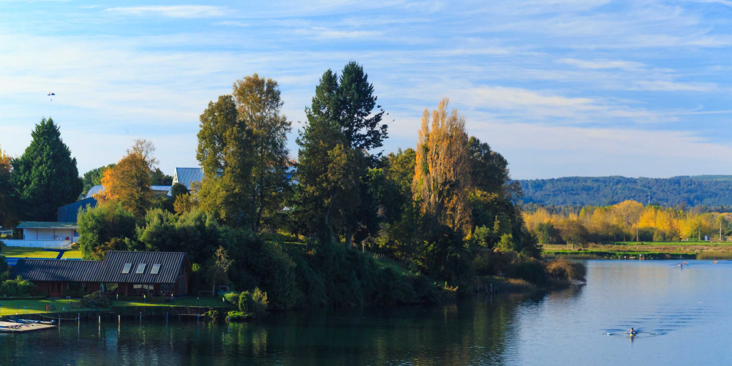 Un paseo por la cultural y verde Isla Teja