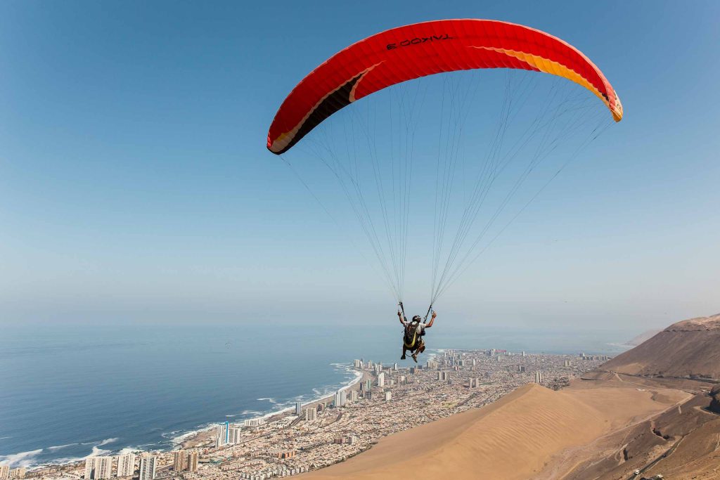 Aventures aériennes au Chili : vivez le parapente et le parachutisme