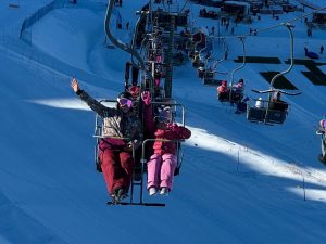 Um parque de diversões na neve perto de Santiago? Conheça Farellones