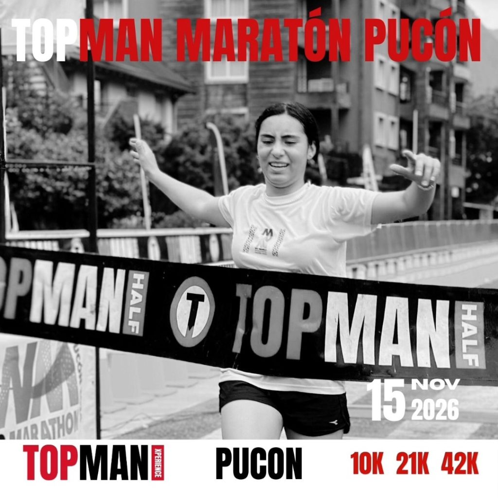 Afiche promocional en blanco y negro de la Maratón Topman Pucón con fecha 15 de noviembre de 2026. Muestra a una corredora cruzando la meta con los brazos abiertos, rompiendo la cinta oficial de la competencia.