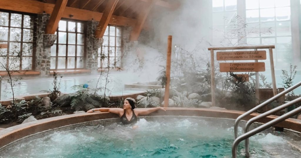 Nieve afuera, 40°C adentro: Las termas que marcarán tendencia este invierno 2026