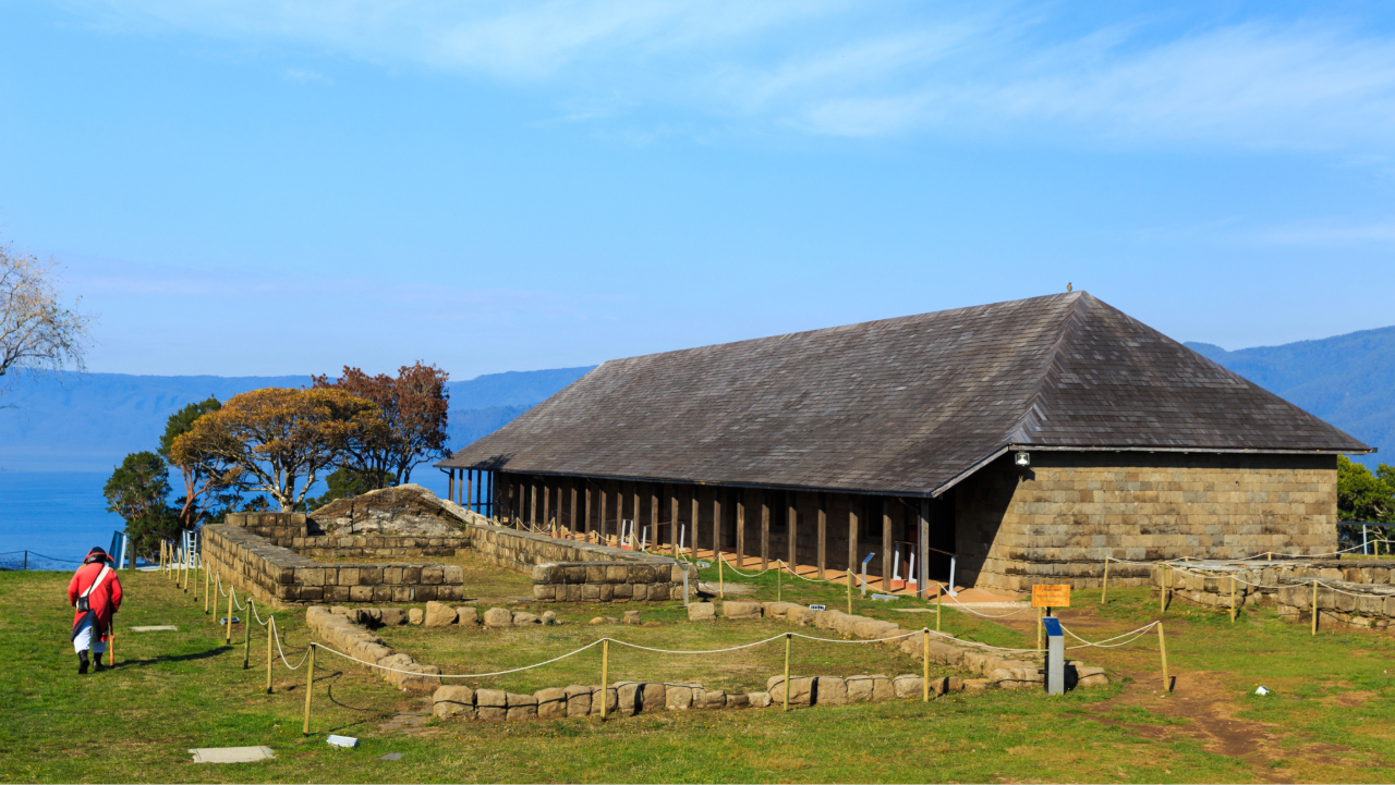 Entre castillos, navegación e historia en el estuario de Valdivia 