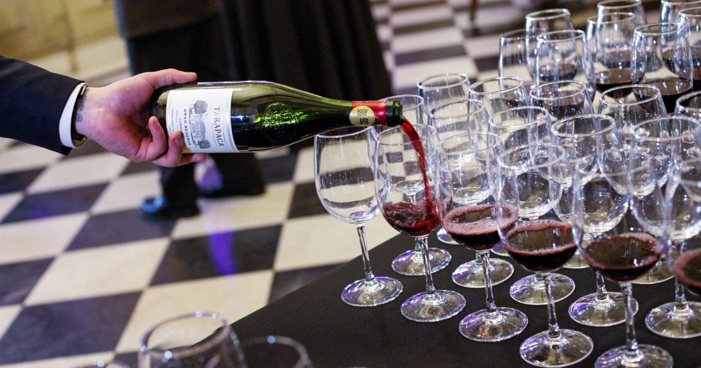 Conoce la fascinante ruta del vino en el centro de Santiago