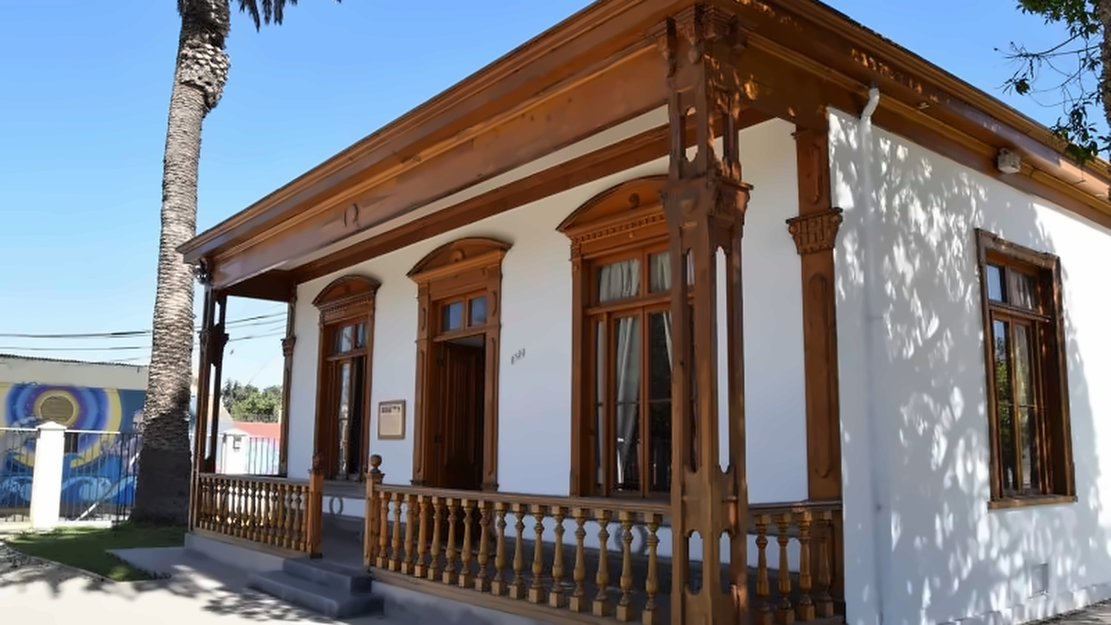 La Serena: las casas, libros y aulas de una escritora en formación